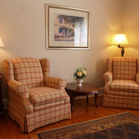 The Woodlawn Inn Cobourg Interno foto