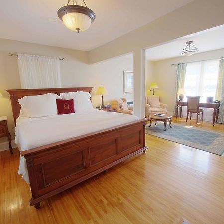 The Woodlawn Inn Cobourg Esterno foto