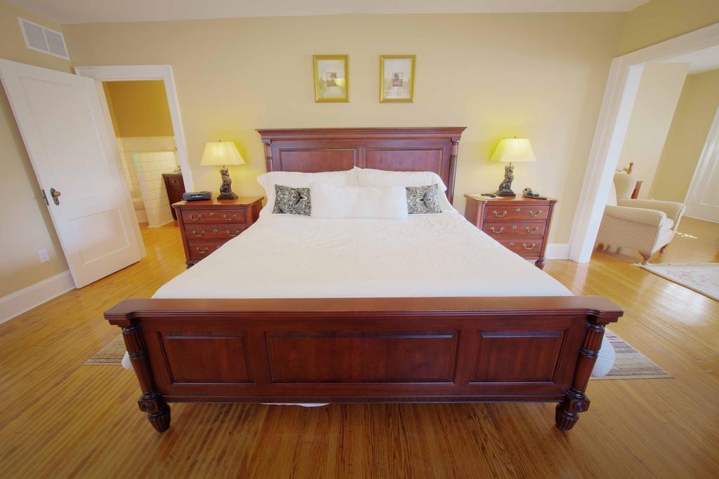 The Woodlawn Inn Cobourg Esterno foto