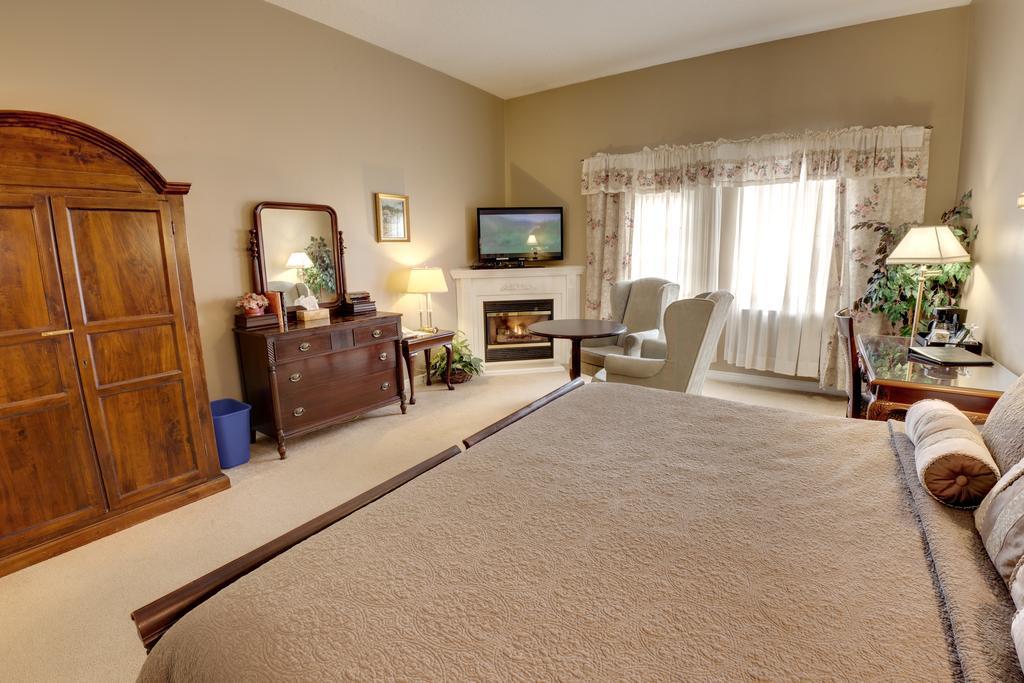 The Woodlawn Inn Cobourg Esterno foto