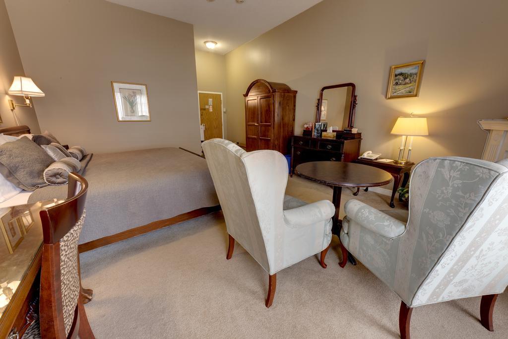 The Woodlawn Inn Cobourg Esterno foto