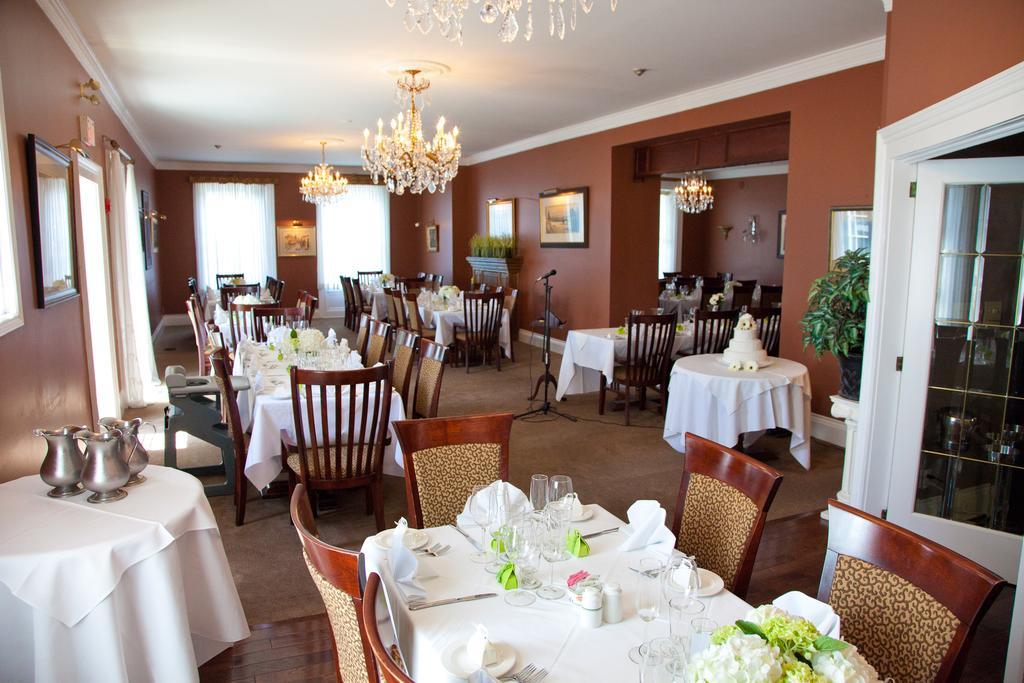 The Woodlawn Inn Cobourg Esterno foto