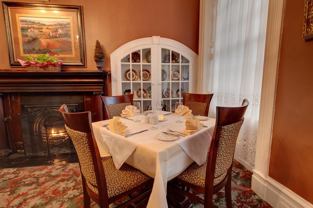 The Woodlawn Inn Cobourg Esterno foto