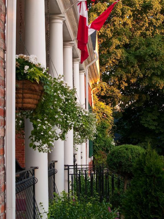 The Woodlawn Inn Cobourg Esterno foto