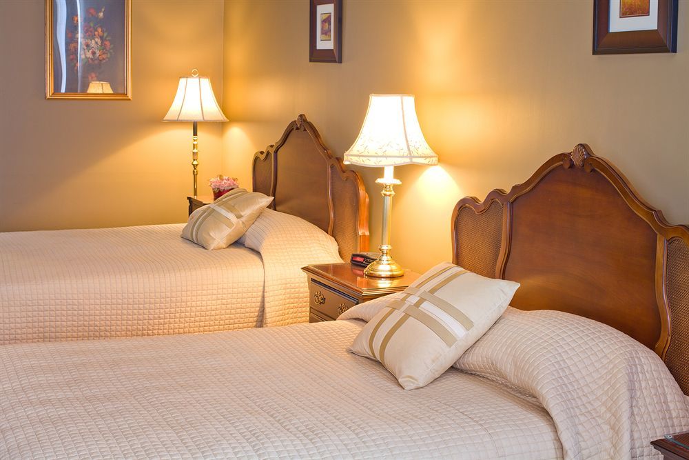 The Woodlawn Inn Cobourg Esterno foto