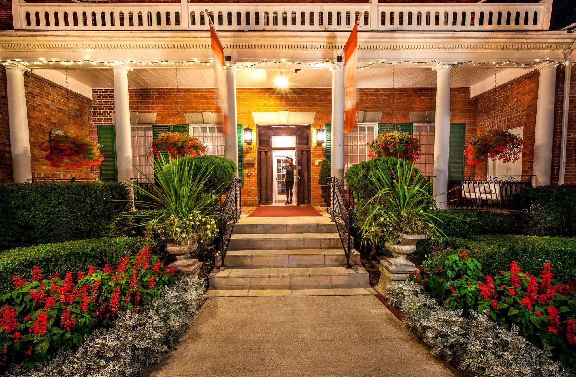 The Woodlawn Inn Cobourg Esterno foto