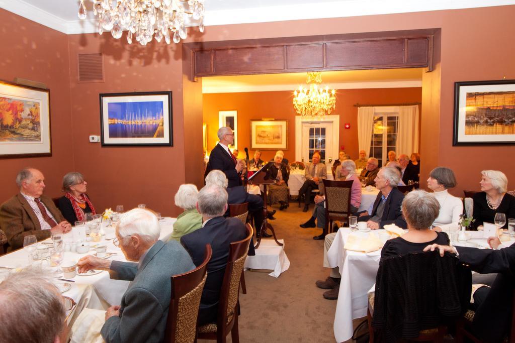 The Woodlawn Inn Cobourg Esterno foto