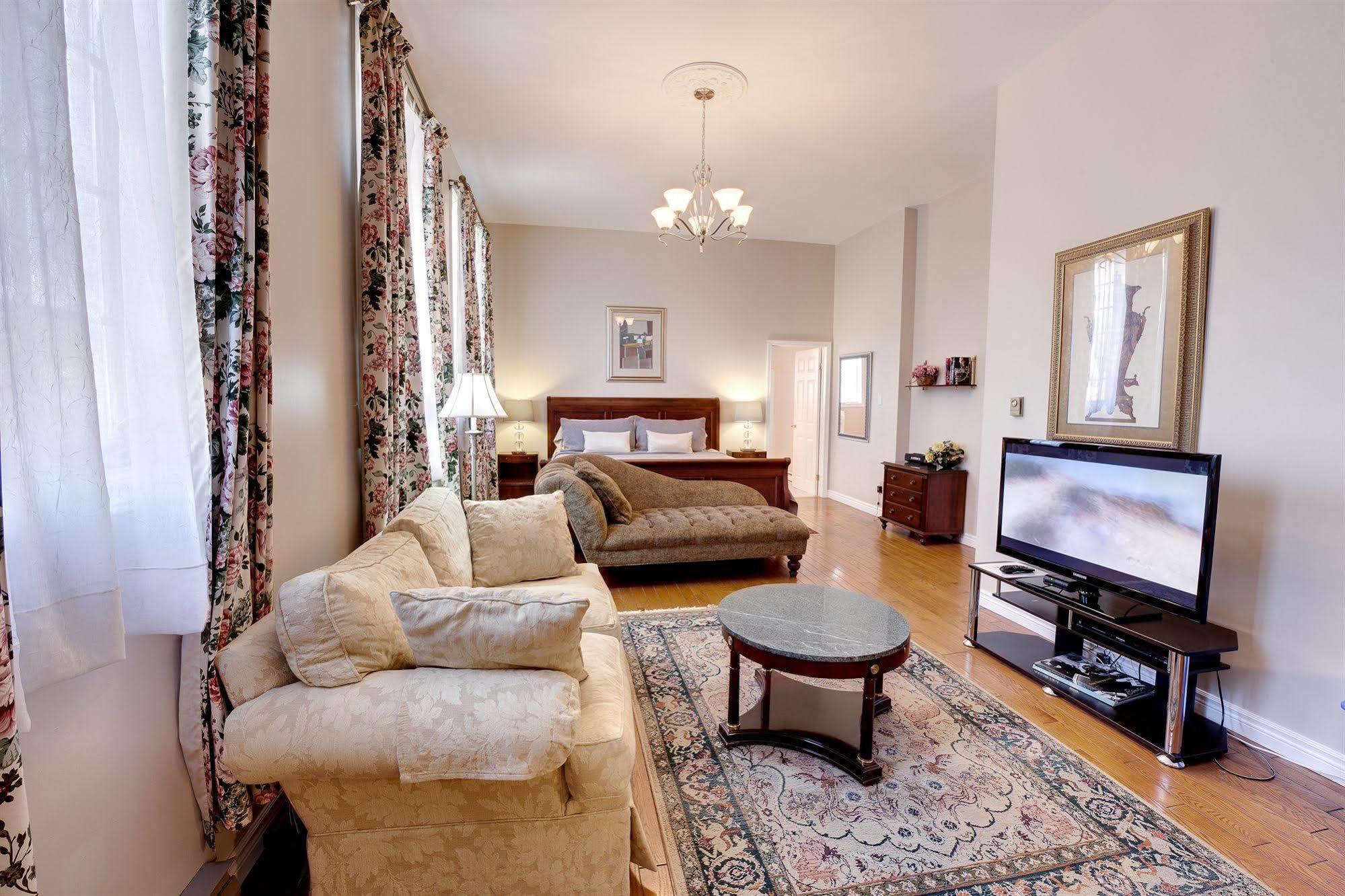 The Woodlawn Inn Cobourg Esterno foto